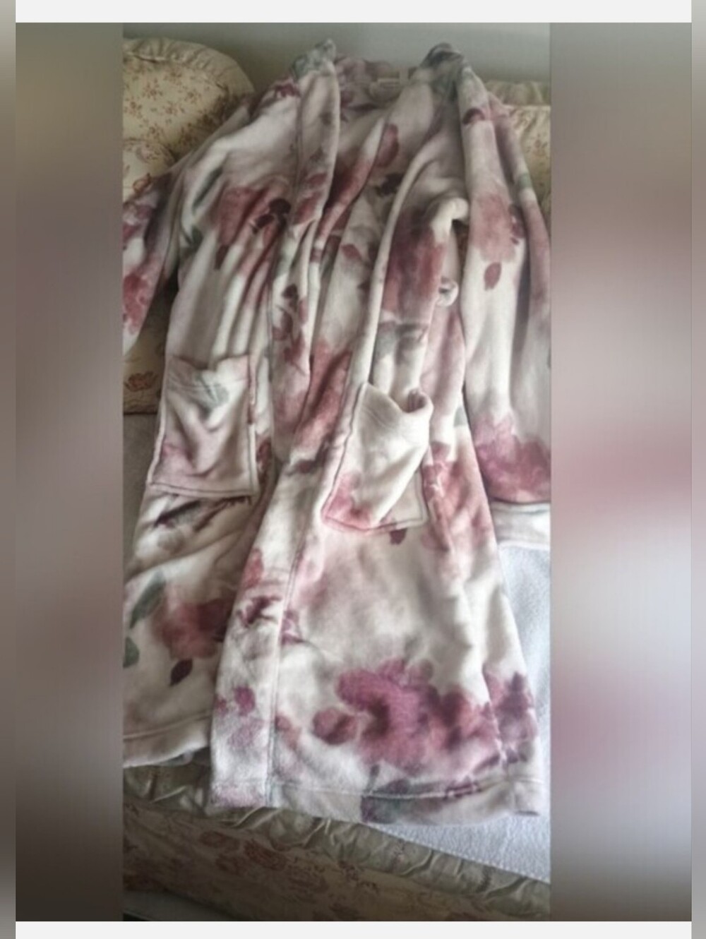 Berkshire Plush Floral Robe Coat in Blush and Cream - Picture 2 of 2